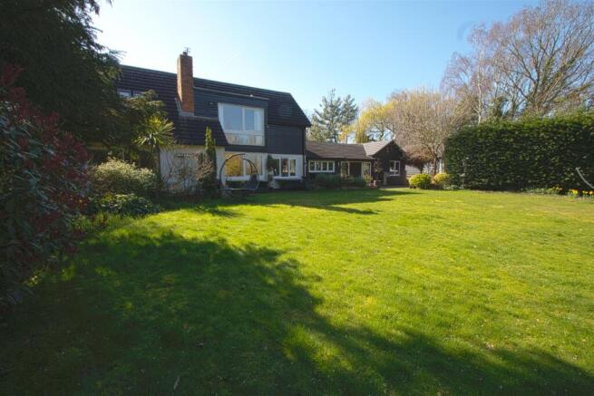 Tye Common Road, Little Burstead, Billericay photo 4