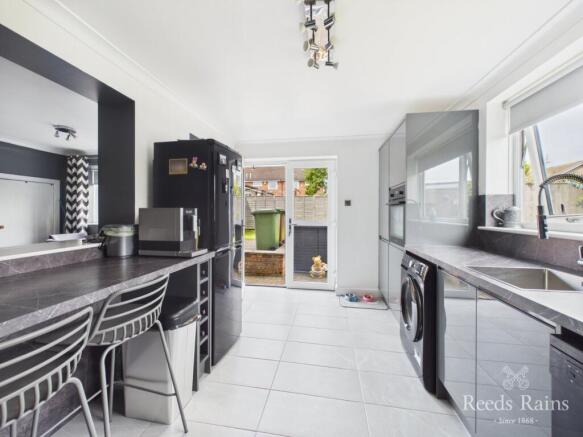 3 bed Semi-Detached for sale Image 8