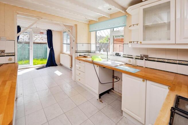 3 bed Semi-Detached Bungalow for sale Image 8