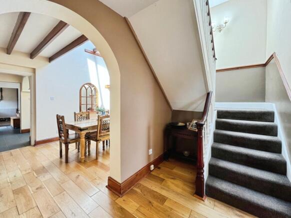 4 bed Link Detached House for sale Image 9