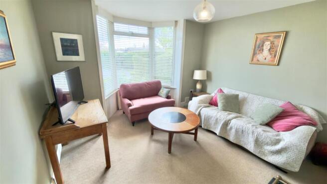 Living Room 1.jpg