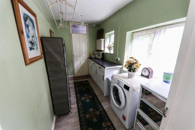 4 bed Detached for sale Image 12