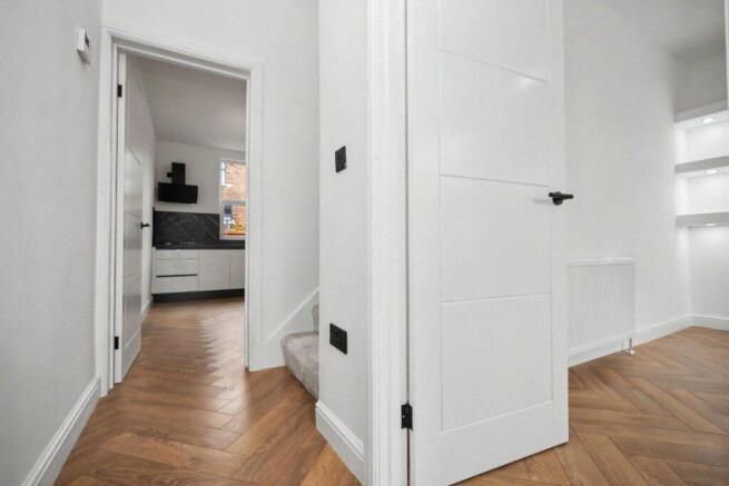 3 bed Terraced for sale Image 4