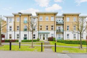 12, Austen Court, Highbury Drive, Leatherhead KT22 7UW