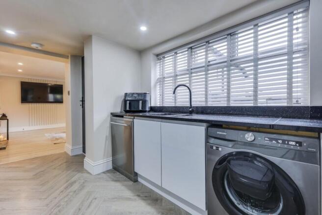 4 bed Terraced for sale Image 8
