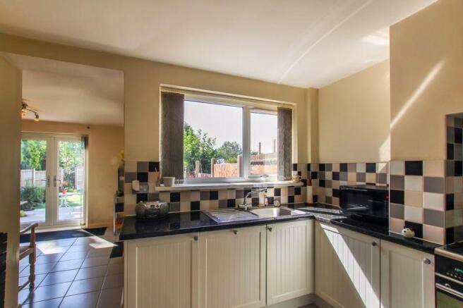 Kitchen/Dining...