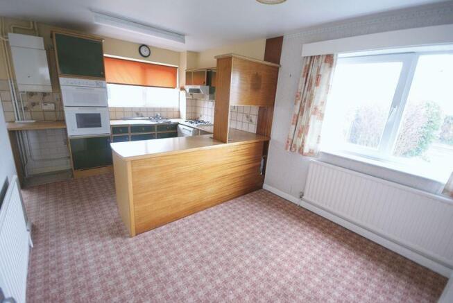 Kitchen/ Dining Room