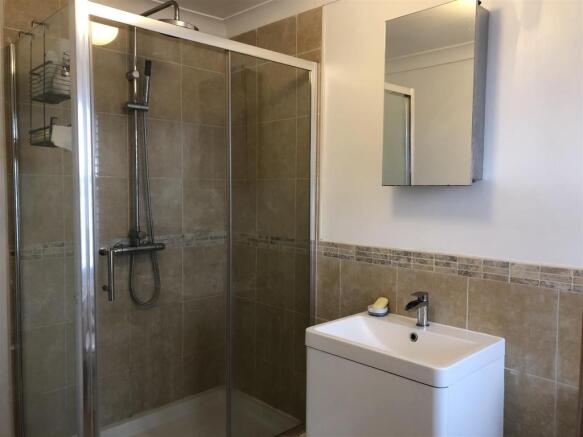 En-Suite 1a.JPG