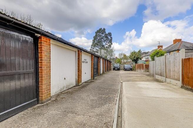 237 Colney Hatch Lane, Barnet, N11 3DH_22.jpg