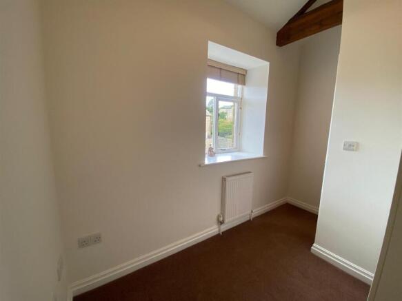 BEDROOM 1.jpg