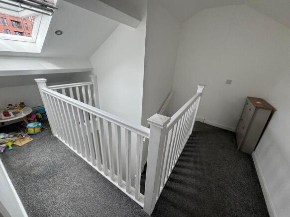 2 bed Flat to rent Image 6