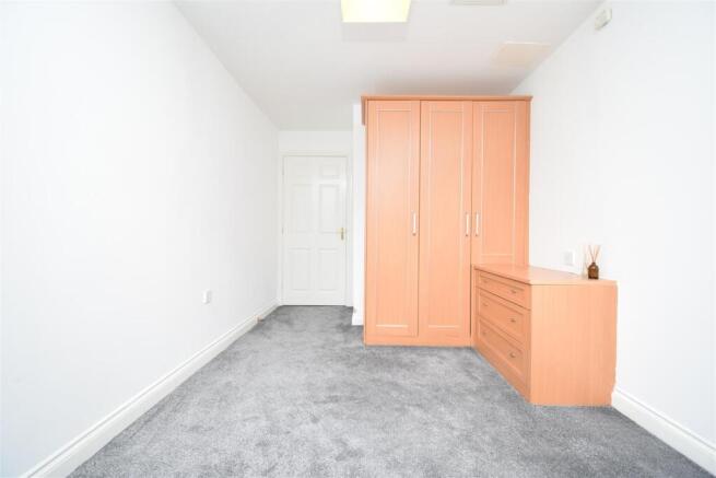 2 bed Ground Flat to rent Image 10