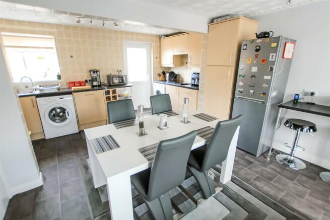 Kitchen/Dining Room