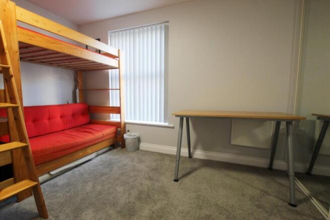2 bed Flat to rent Image 8