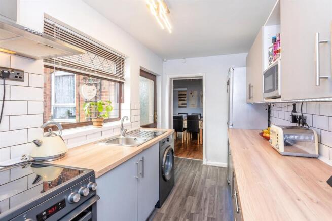 Kitchen: