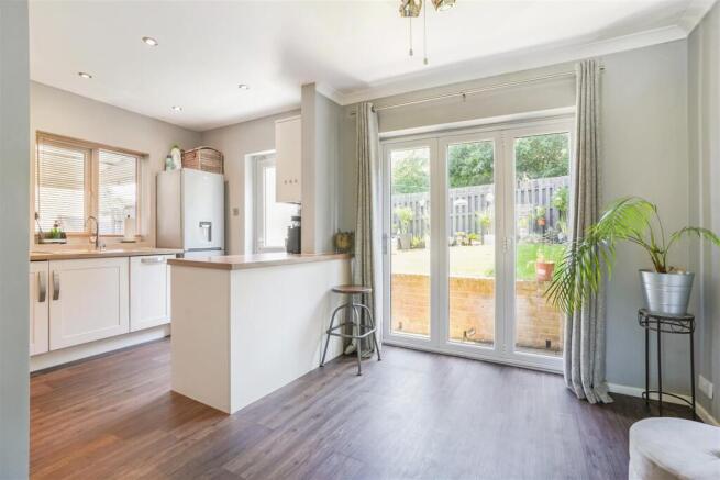 3 bed Semi-Detached for sale Image 5
