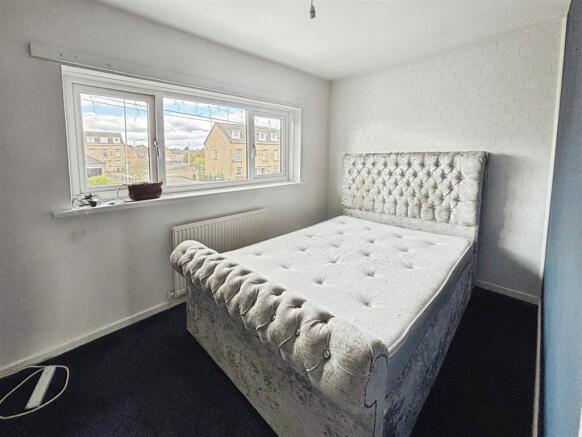 3 bed Semi-Detached for sale Image 7