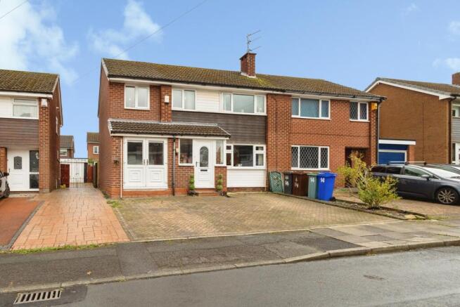 4-bed semi-detached on Lee Dale Close, Denton, Manchester, Greater Manchester, M34, £325,000