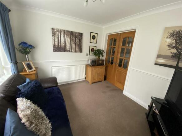 Dining room/snug/playroom: