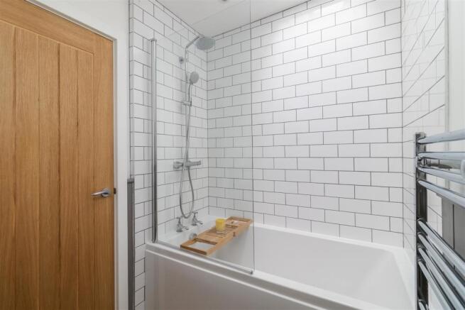 White Cottages 2-Bathroom B.jpg
