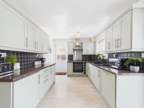 3 bed Detached for sale Image 9