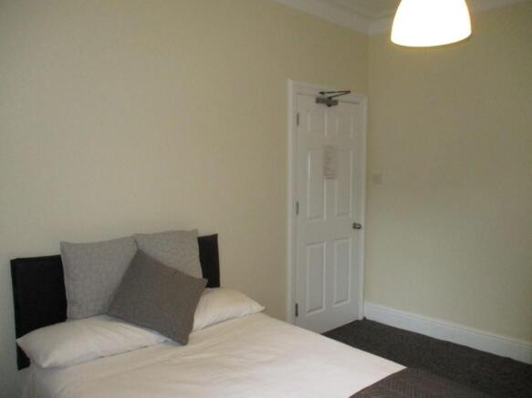 1 bed House Share to rent Image 11