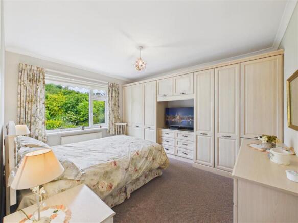 2 bed Detached Bungalow for sale Image 12