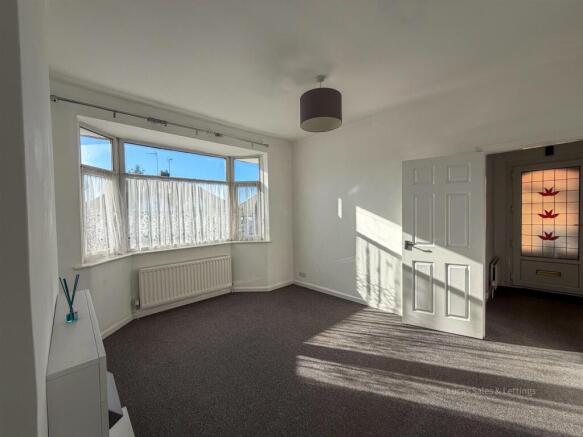 10 Edward Road Kettering-10.jpg