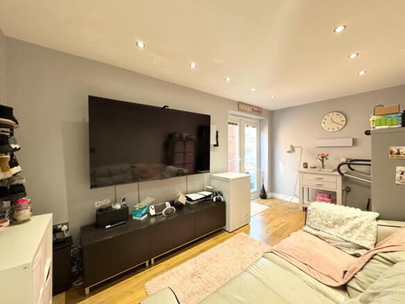 4 bed Detached for sale Image 11
