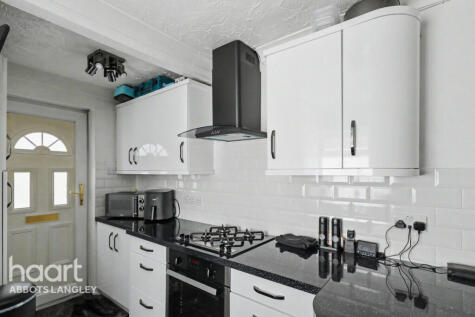 Leavesden Road, Watford