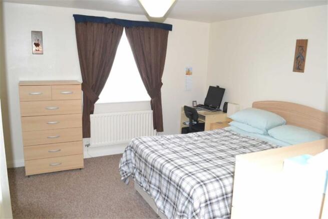 Front Bedroom (1)