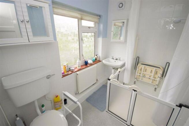 SHOWER ROOM