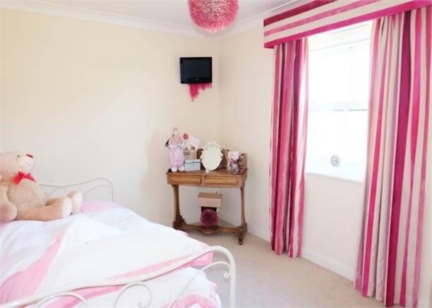 Fourth double bedroom