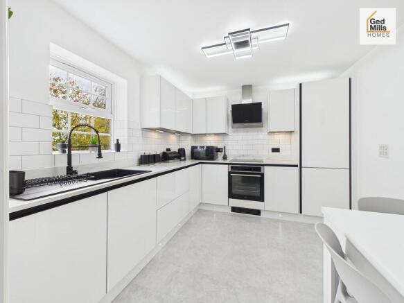 CAM04261G0-PR0111...