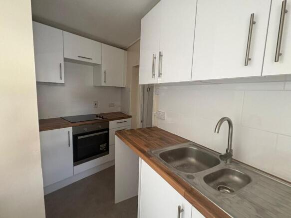 kitchen 2.jpg