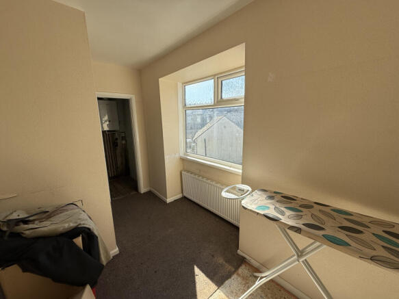 2 bed Semi-Detached to rent Image 6