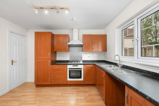 16 Leyland Road 1...