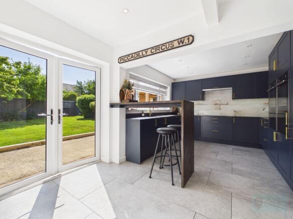 Kitchen/Breakfast Room