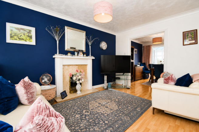 4 bed Detached for sale Image 6