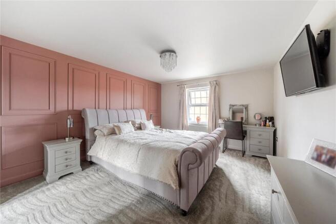 4 bed Detached for sale Image 5