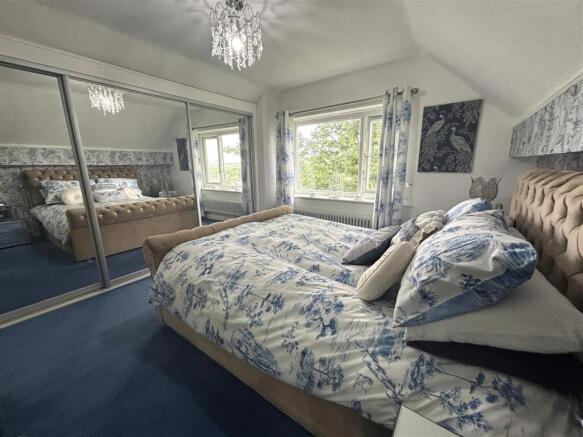 4 bed Detached for sale Image 5