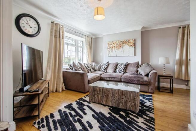2 bed flat to rent Tunstall Rd, London CR0