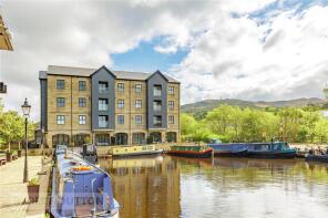 3, 2 Marina View Apartments, Herons Reach, Oldham OL3 7FX