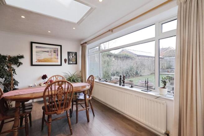 4 bed Detached Bungalow for sale Image 9