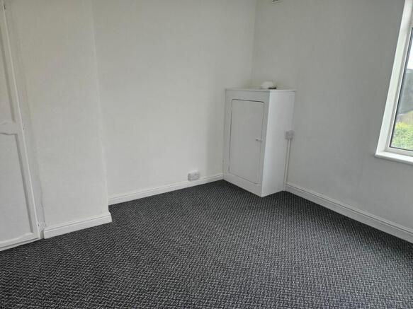 2 bed Terraced to rent Image 8