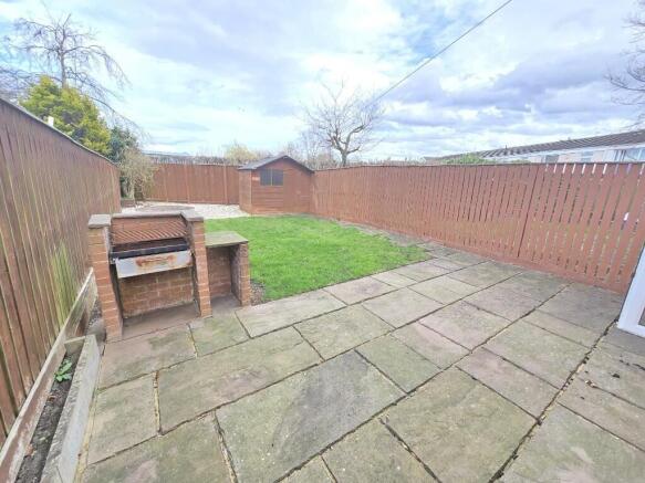 4 bed Semi-Detached to rent Image 6