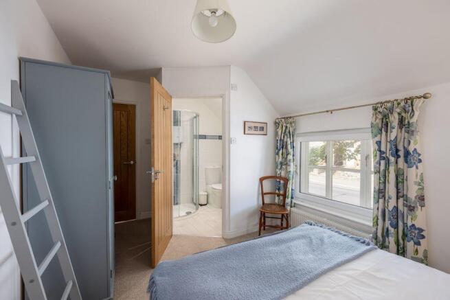4 bed Terraced for sale Image 10