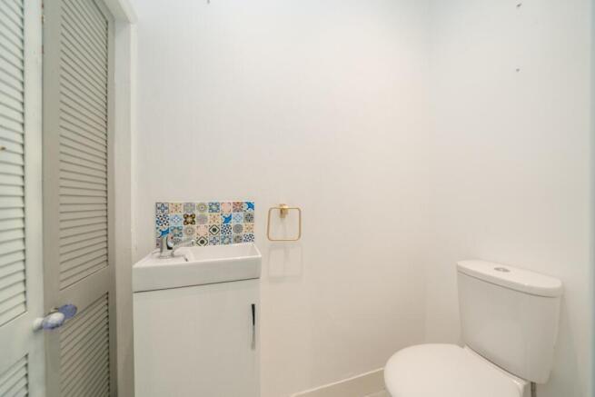 Cloakroom & Family Bathroom