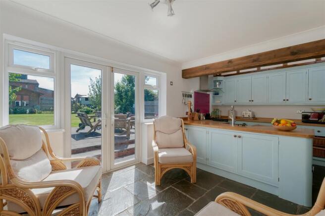 Kitchen 3.jpg