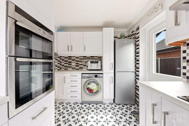3 bed Detached for sale Image 11